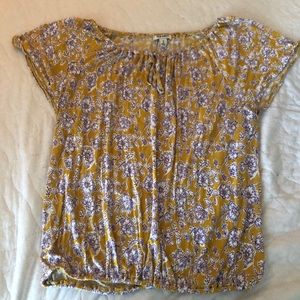 4 FOR 25 🌿🍷 Old Navy flowy tee